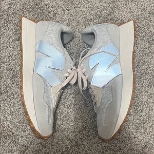 Women’s New Balance 327